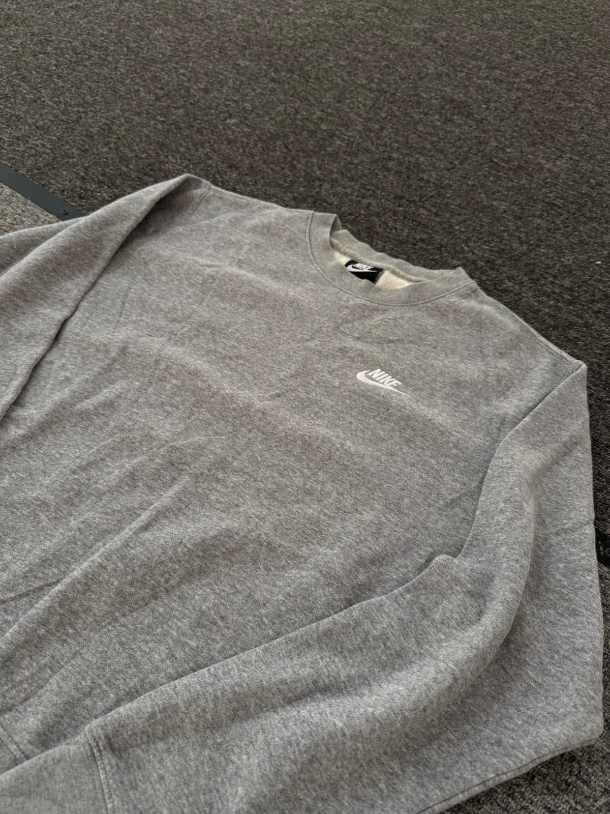 Chompa Nike Gris Clásica